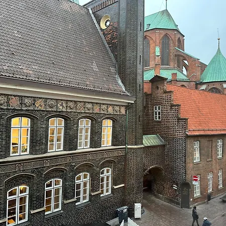 Moderne Ambient Direkt In Der Luebecker Altstadt *